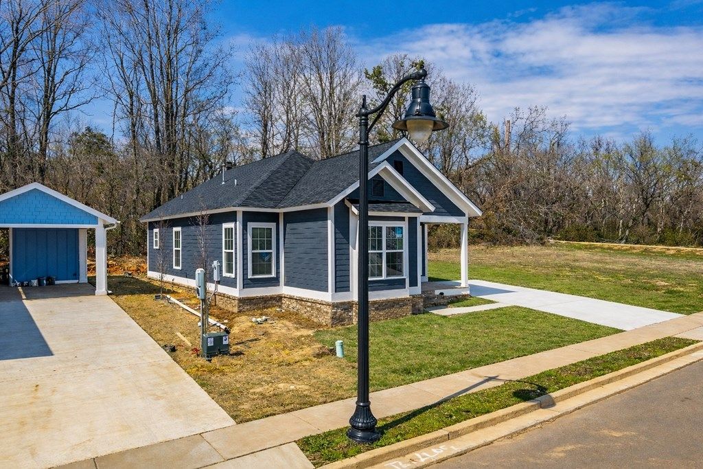 Photo of 1104 Coliseum Dr, TAYLOR, MS 38673 (MLS # 164713)