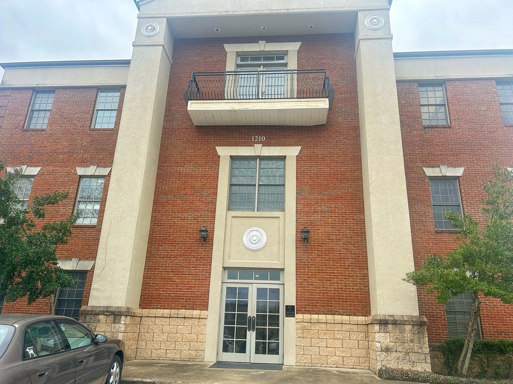 Photo of 1210 Office Park Drive, OXFORD, MS 38655 (MLS # 164707)