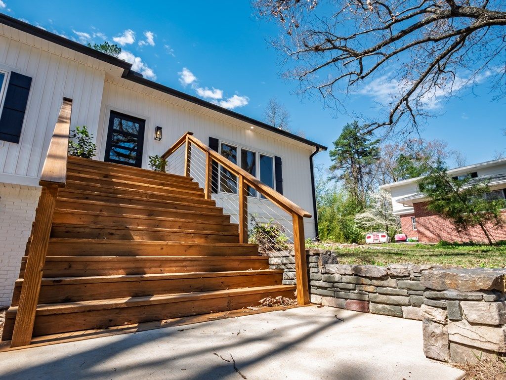 Photo of 307 Murray Street, OXFORD, MS 38655 (MLS # 166892)