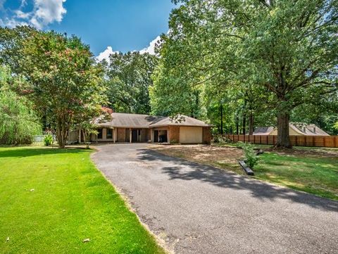 Photo of 209 Musgrove Road, BATESVILLE, MS 38606 (MLS # 161366)