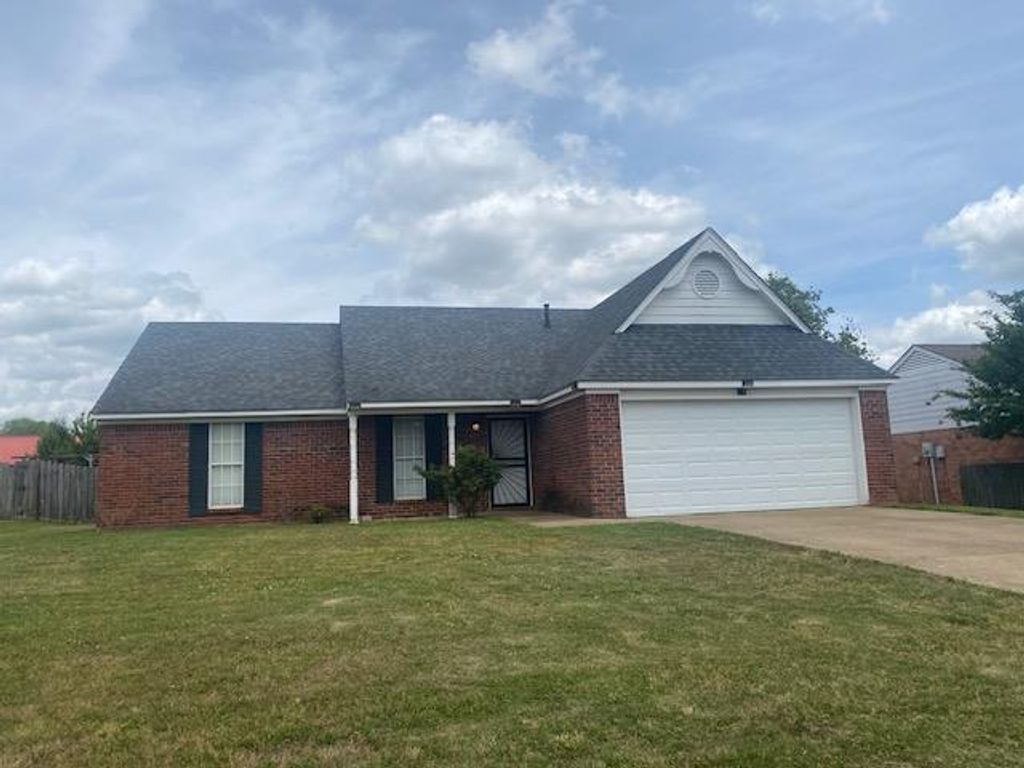 Photo of 106 Orchard Cove, SENATOBIA, MS 38668 (MLS # 167204)