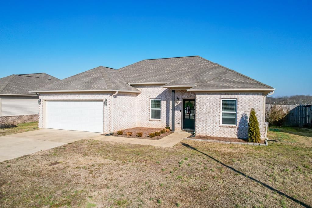 Photo of 2006 Sweetbriar, OXFORD, MS 38655 (MLS # 164429)