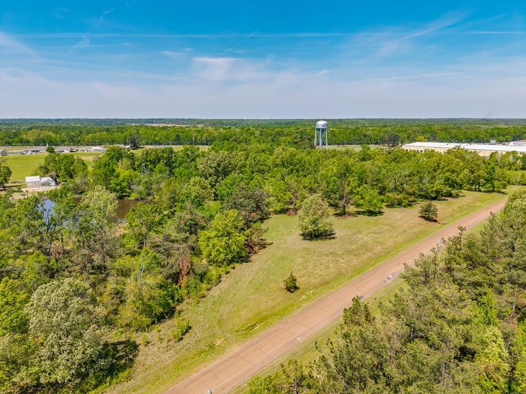 Photo of 00 Noseff Drive, BATESVILLE, MS 38606 (MLS # 167128)