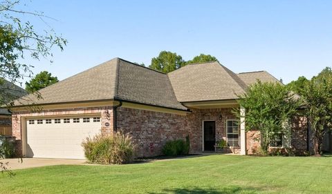 Photo of 1002 Pebble Creek, OXFORD, MS 38655 (MLS # 161862)