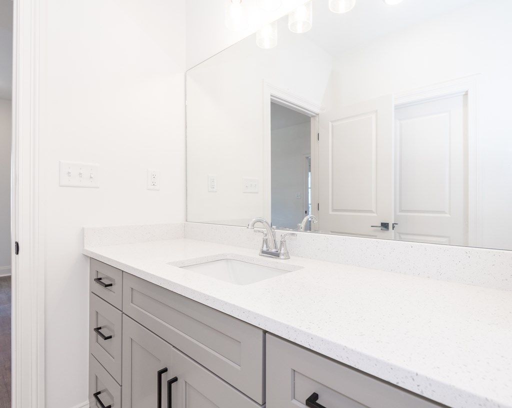 Photo of 639 Cottage Grove, OXFORD, MS 38655 (MLS # 161649)