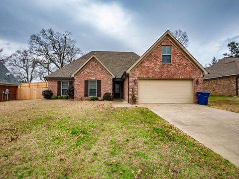 Photo of 148 Oakleigh Dr, BATESVILLE, MS 38606 (MLS # 164673)