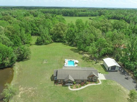 Photo of 1311 Harmon Road, BATESVILLE, MS 38606 (MLS # 167234)