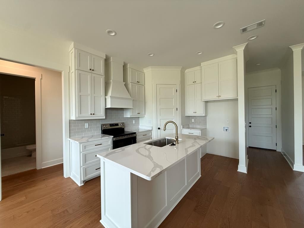 Photo of 338 Dowsett Avenue, OXFORD, MS 38655 (MLS # 167003)