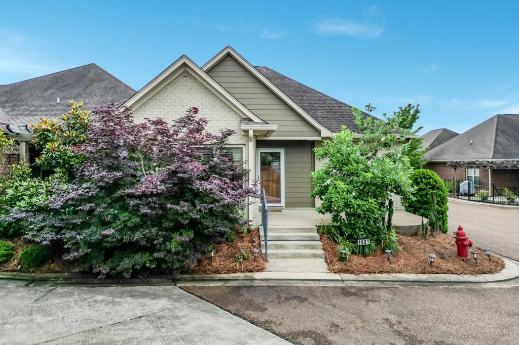 Photo of 1601 Stonebridge Rd, OXFORD, MS 38655 (MLS # 167639)