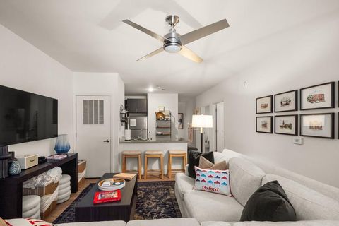 Photo of 514 E. Jackson Avenue #101, OXFORD, MS 38655 (MLS # 161462)