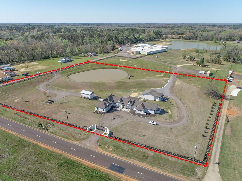 Photo of 23057 Hwy 6 East, BATESVILLE, MS 38606 (MLS # 167229)