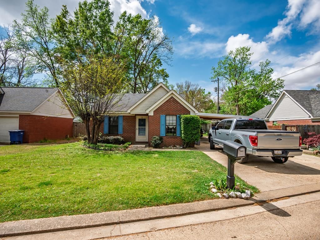 Photo of 108 Dabney Street, BATESVILLE, MS 38606 (MLS # 167055)