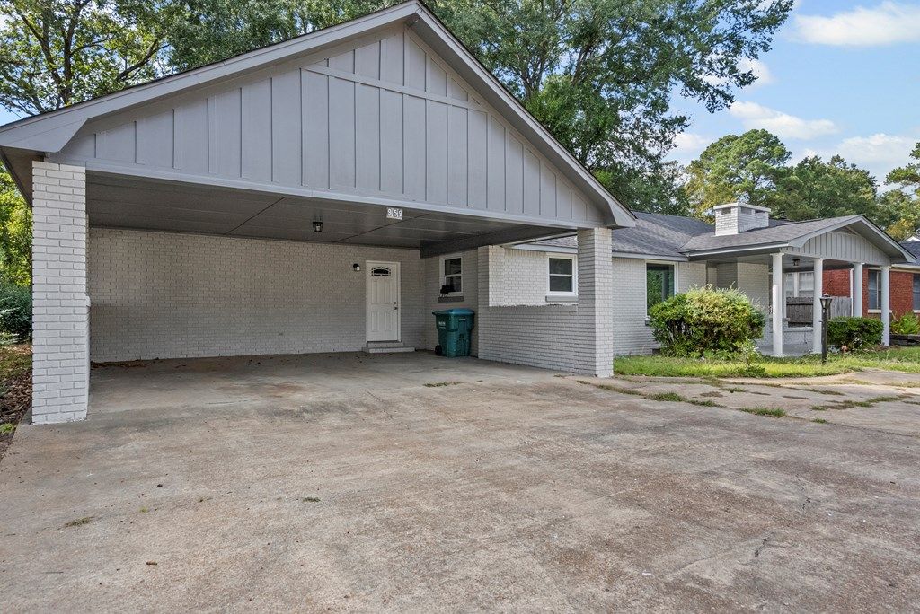 Photo of 959 S Line, GRENADA, MS 38901 (MLS # 161969)