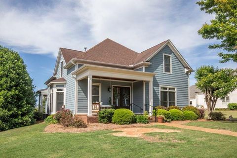 Photo of 424 Northpointe Lake Drive, OXFORD, MS 38655 (MLS # 167418)