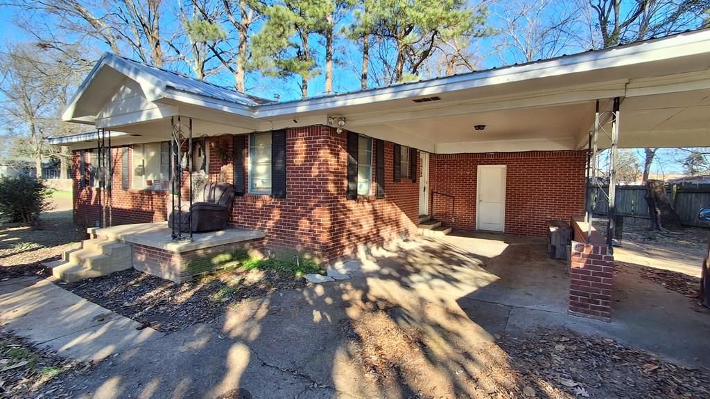 Photo of 136 Vance Street, BATESVILLE, MS 38606 (MLS # 164379)
