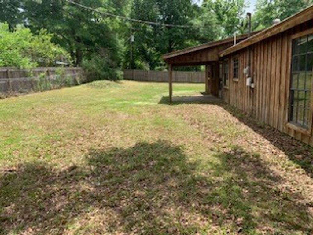 Photo of 109 Stewart St, DERMA, MS 38916 (MLS # 162046)