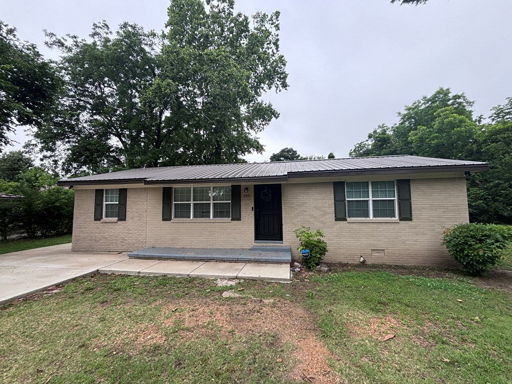 Photo of 125 Vance Street, BATESVILLE, MS 38606 (MLS # 167595)