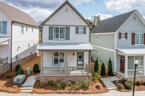 Photo of 1402 Pleasant Drive, OXFORD, MS 38655 (MLS # 164747)