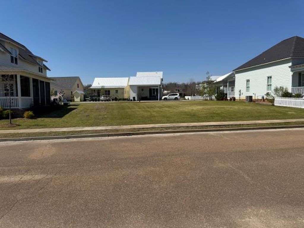 Photo of 806 Arabella St, TAYLOR, MS 38655 (MLS # 166916)