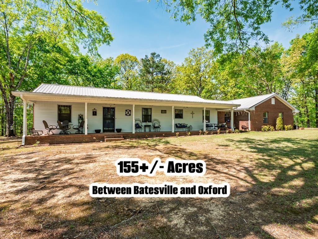 Photo of 1719 Deer Creek Road, BATESVILLE, MS 38606 (MLS # 167113)