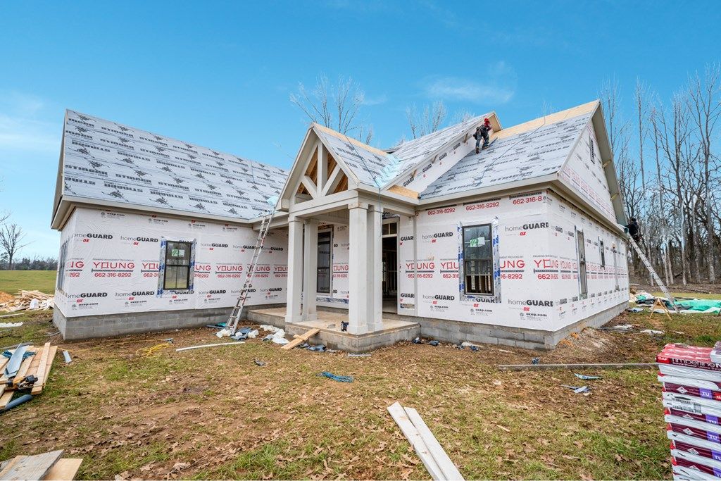 Photo of 711 Oxford Loop, NEW ALBANY, MS 38652 (MLS # 162100)