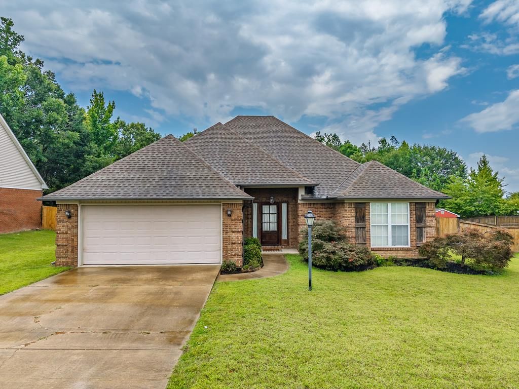 Photo of OXFORD, MS 38655 (MLS # 168042)