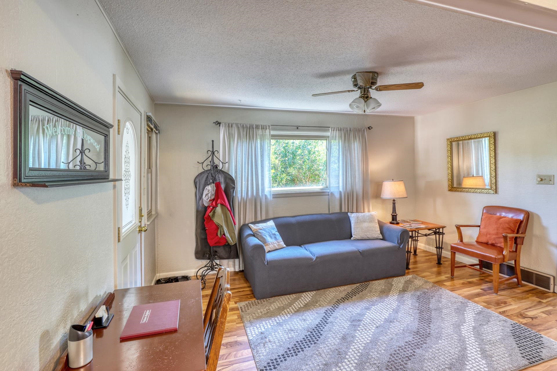 Deadwood, South Dakota 57732, United States, 1 Bedroom Bedrooms, ,1 BathroomBathrooms,Residential,Contingent,201352