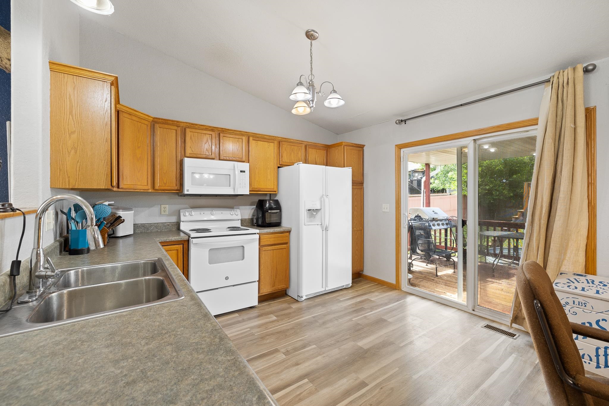 Black Hawk, South Dakota 57718, United States, 4 Bedrooms Bedrooms, ,3 BathroomsBathrooms,Residential,Active,166410