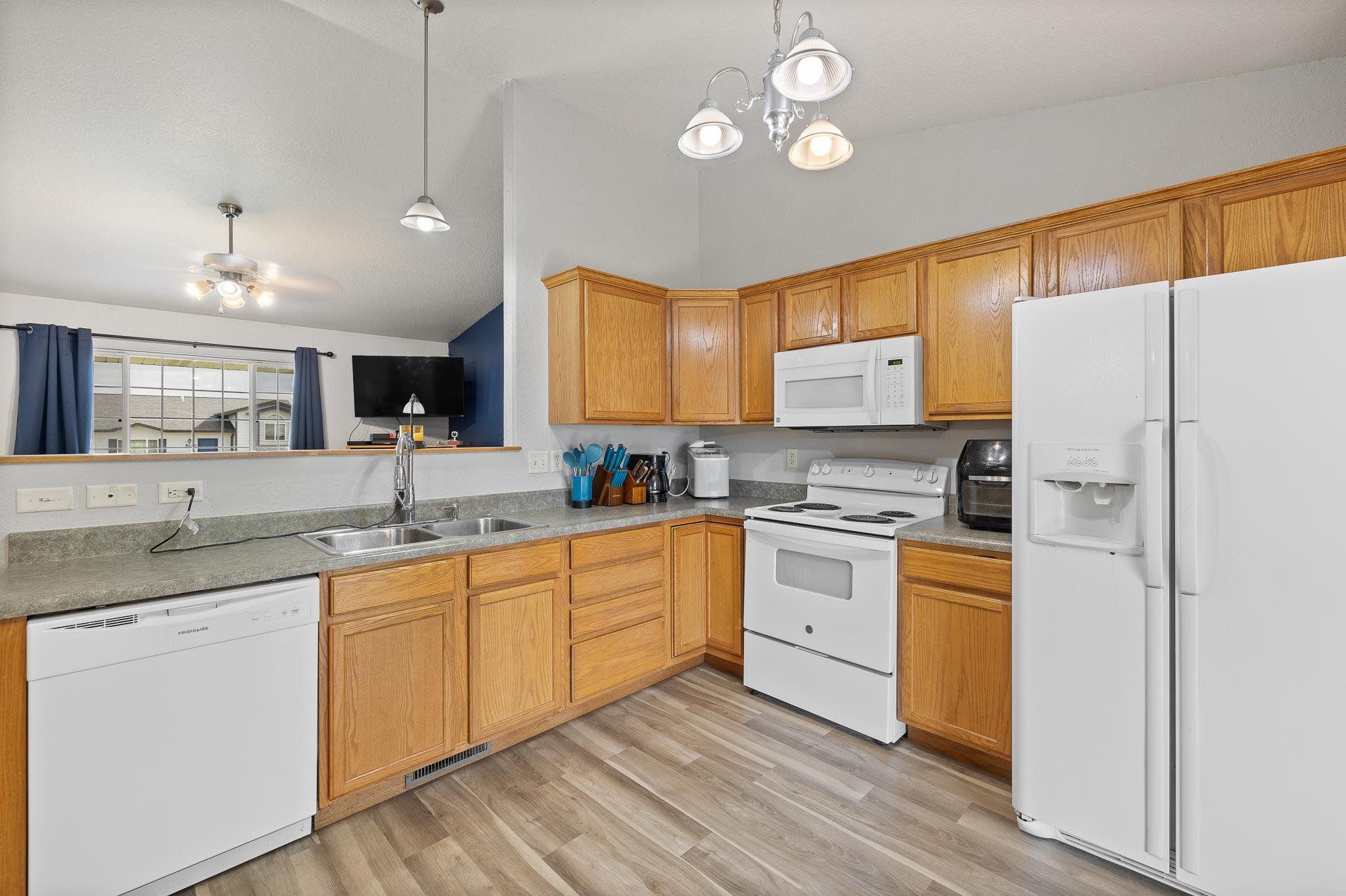 Black Hawk, South Dakota 57718, United States, 4 Bedrooms Bedrooms, ,3 BathroomsBathrooms,Residential,Active,166410