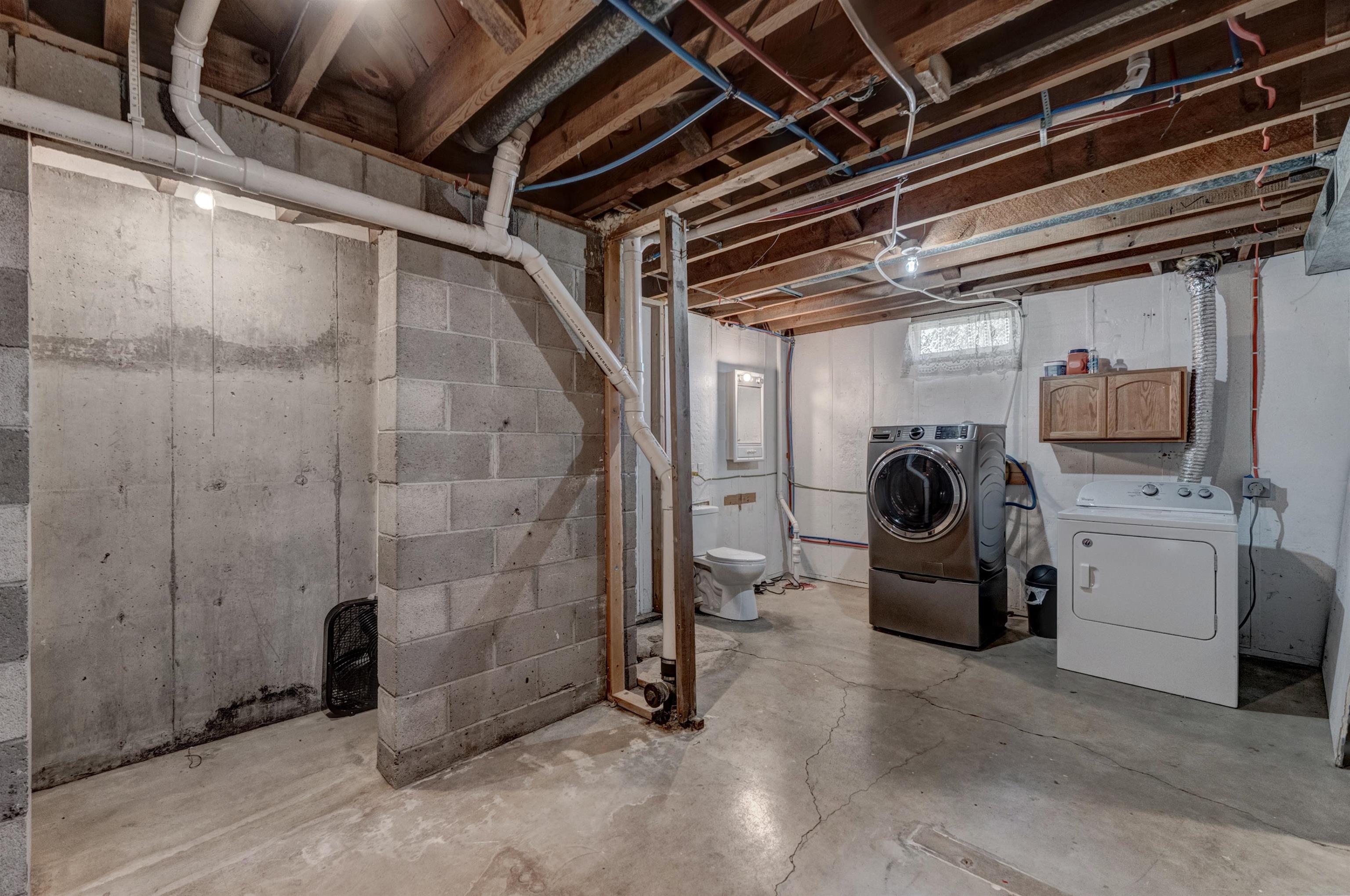 Newell, South Dakota 57760, United States, 4 Bedrooms Bedrooms, ,2 BathroomsBathrooms,Residential,Active,158142