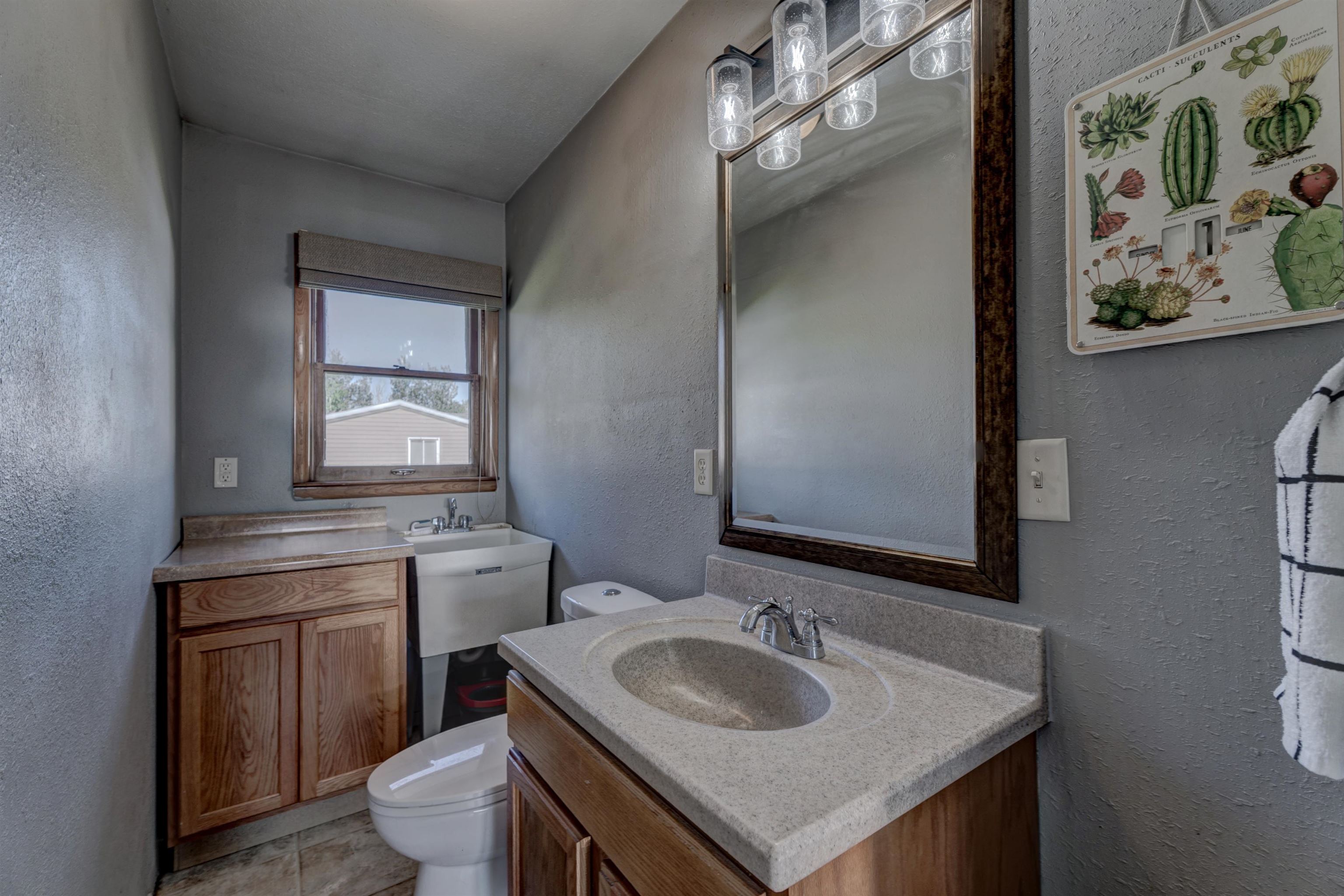 Newell, South Dakota 57760, United States, 4 Bedrooms Bedrooms, ,2 BathroomsBathrooms,Residential,Active,158142