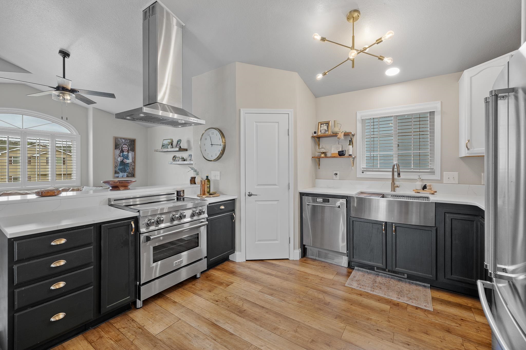 Summerset, South Dakota 57718, United States, 4 Bedrooms Bedrooms, ,2 BathroomsBathrooms,Residential,Active,134653