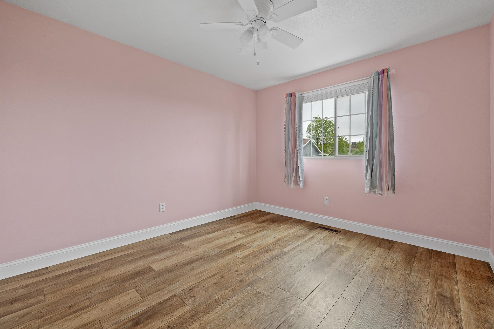 Summerset, South Dakota 57718, United States, 4 Bedrooms Bedrooms, ,2 BathroomsBathrooms,Residential,Active,134653