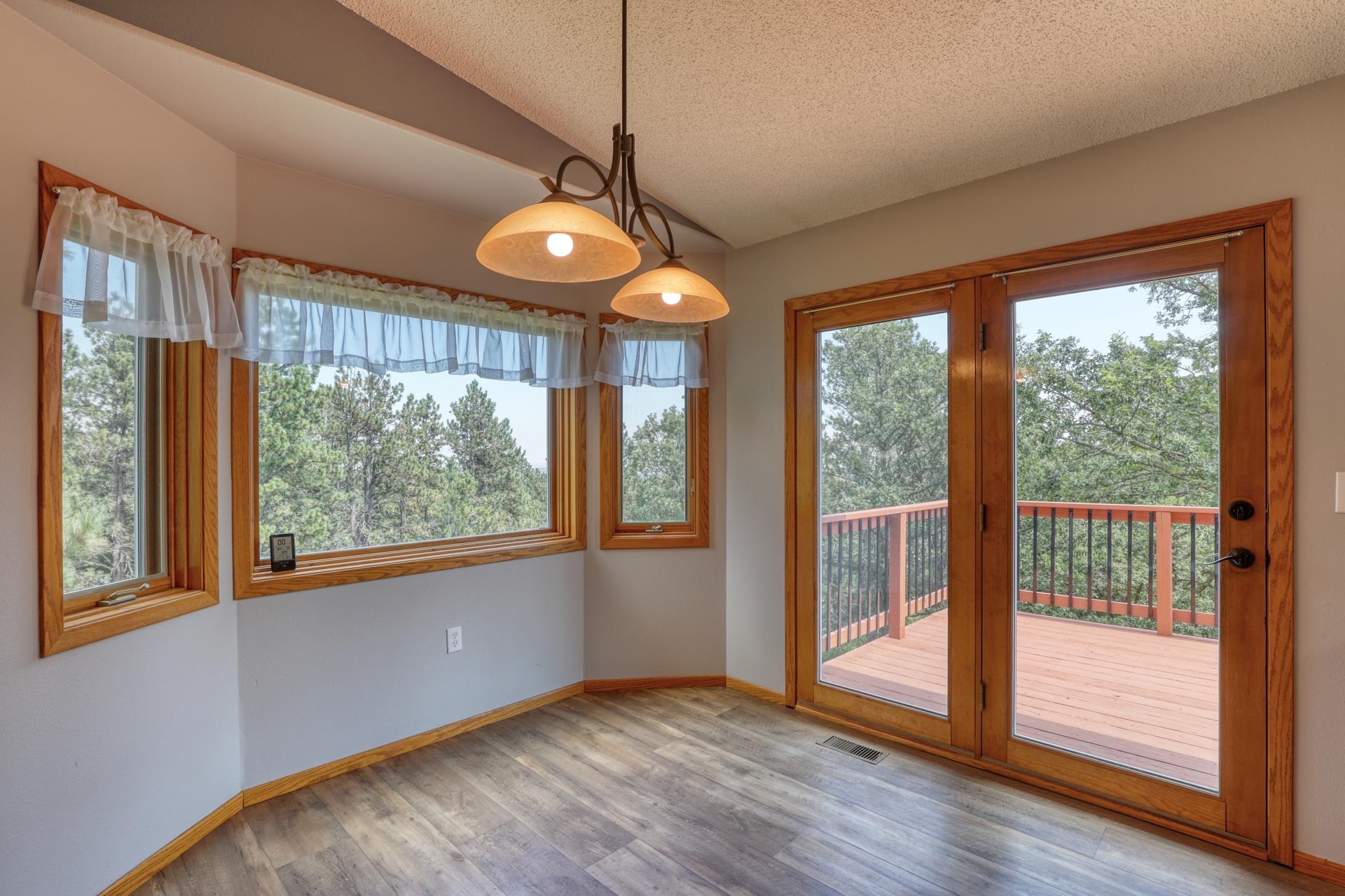 Sturgis, South Dakota 57785, United States, 4 Bedrooms Bedrooms, ,3 BathroomsBathrooms,Residential,Contingent,193991