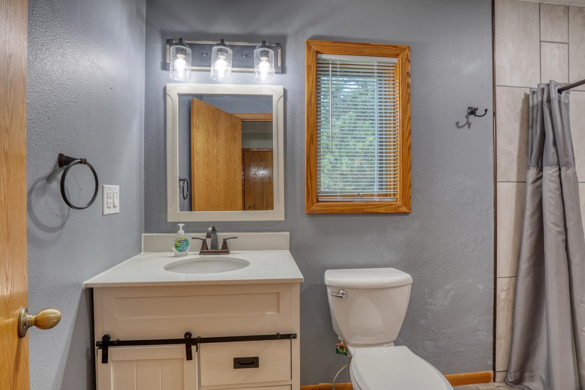 Sturgis, South Dakota 57785, United States, 4 Bedrooms Bedrooms, ,3 BathroomsBathrooms,Residential,Contingent,193991