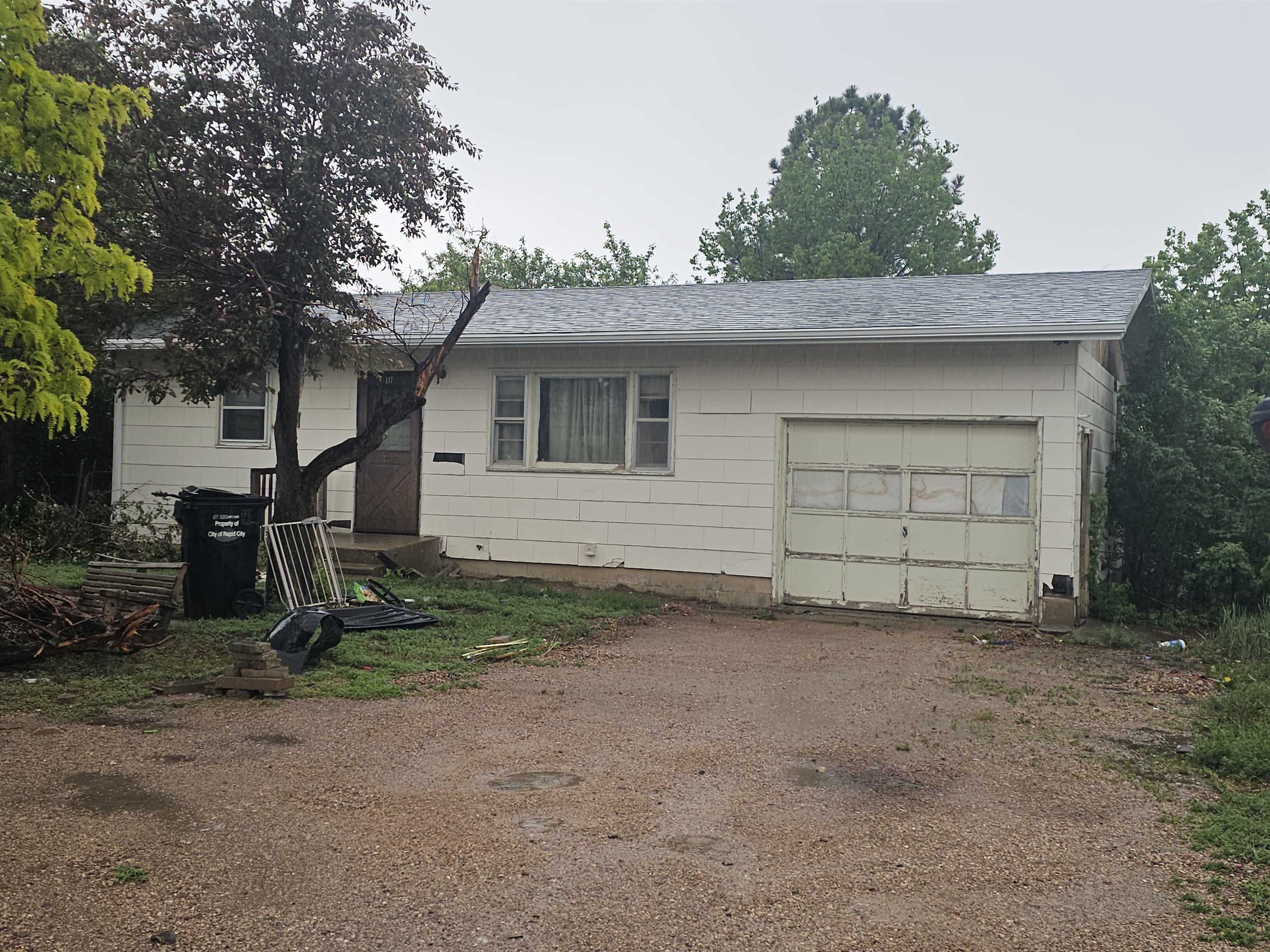 117 E Denver Avenue