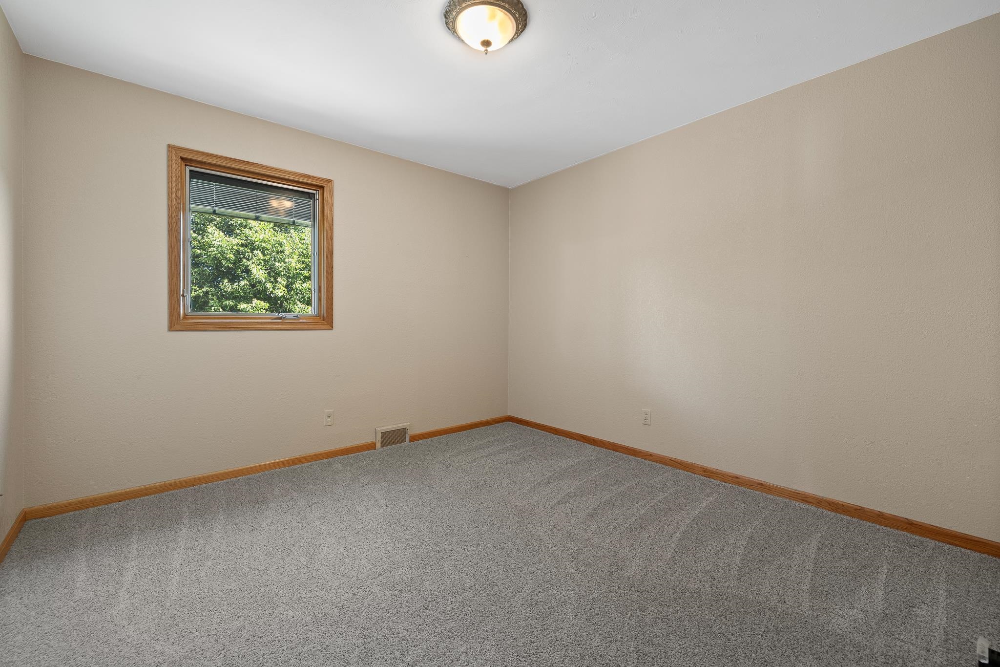 Rapid City, South Dakota 57702, United States, 4 Bedrooms Bedrooms, ,2 BathroomsBathrooms,Residential,Active,155998