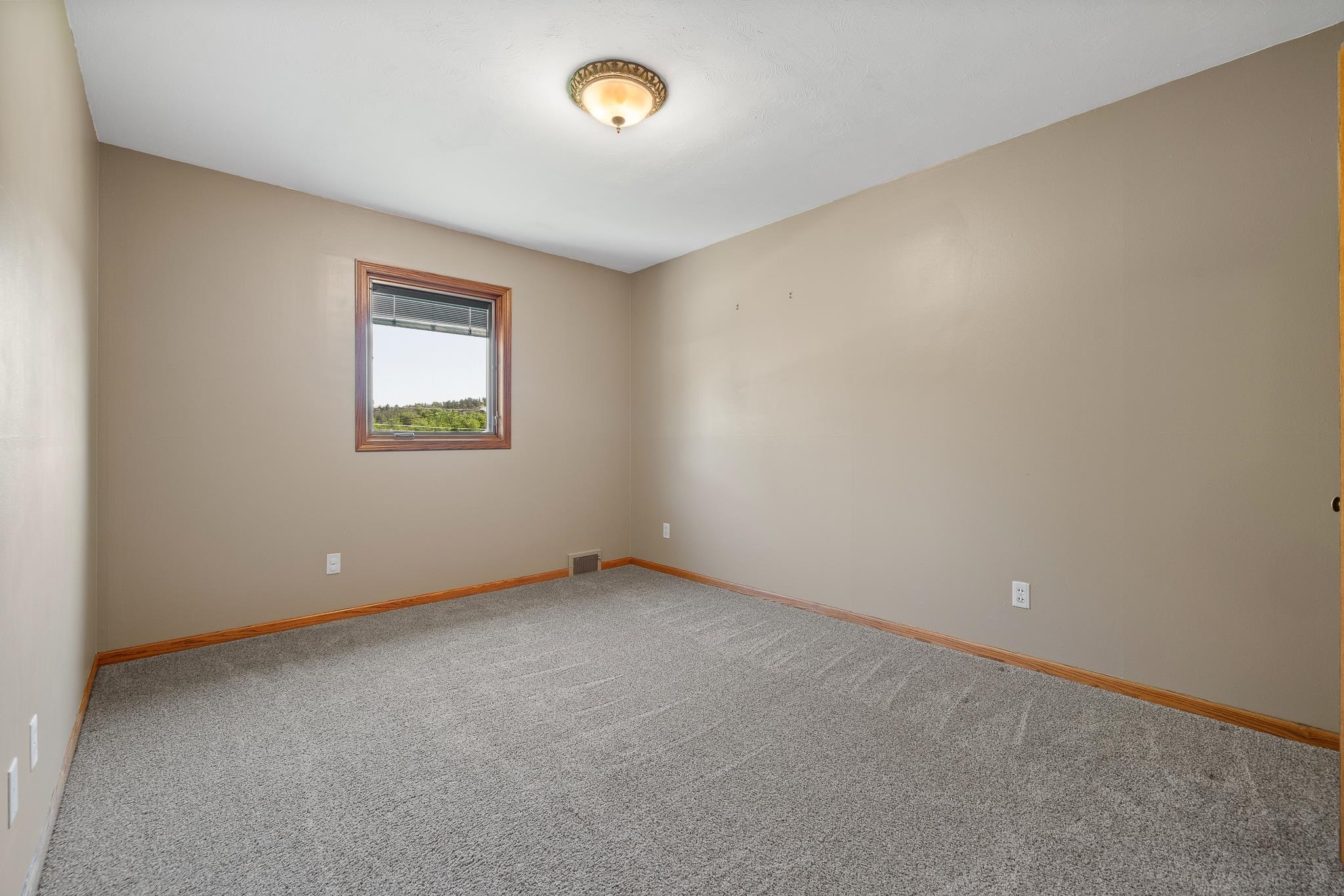 Rapid City, South Dakota 57702, United States, 4 Bedrooms Bedrooms, ,2 BathroomsBathrooms,Residential,Active,155998