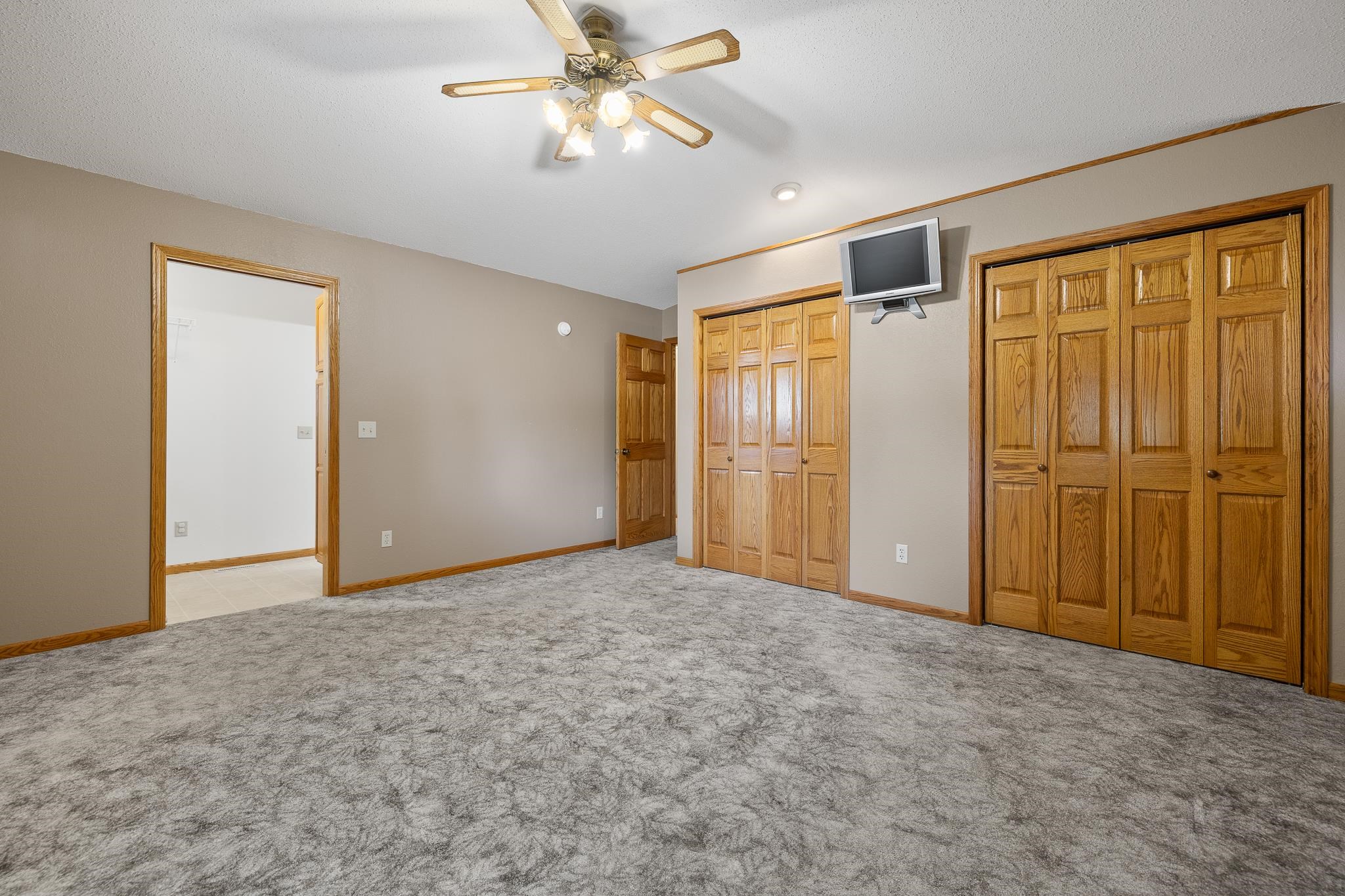 Rapid City, South Dakota 57702, United States, 4 Bedrooms Bedrooms, ,2 BathroomsBathrooms,Residential,Active,155998