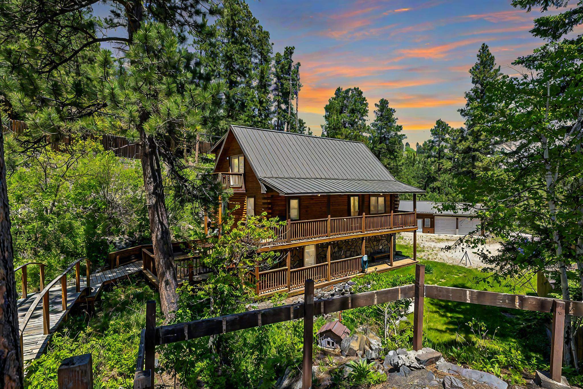 Lead, South Dakota 57754, United States, 4 Bedrooms Bedrooms, ,3 BathroomsBathrooms,Residential,Contingent,126018