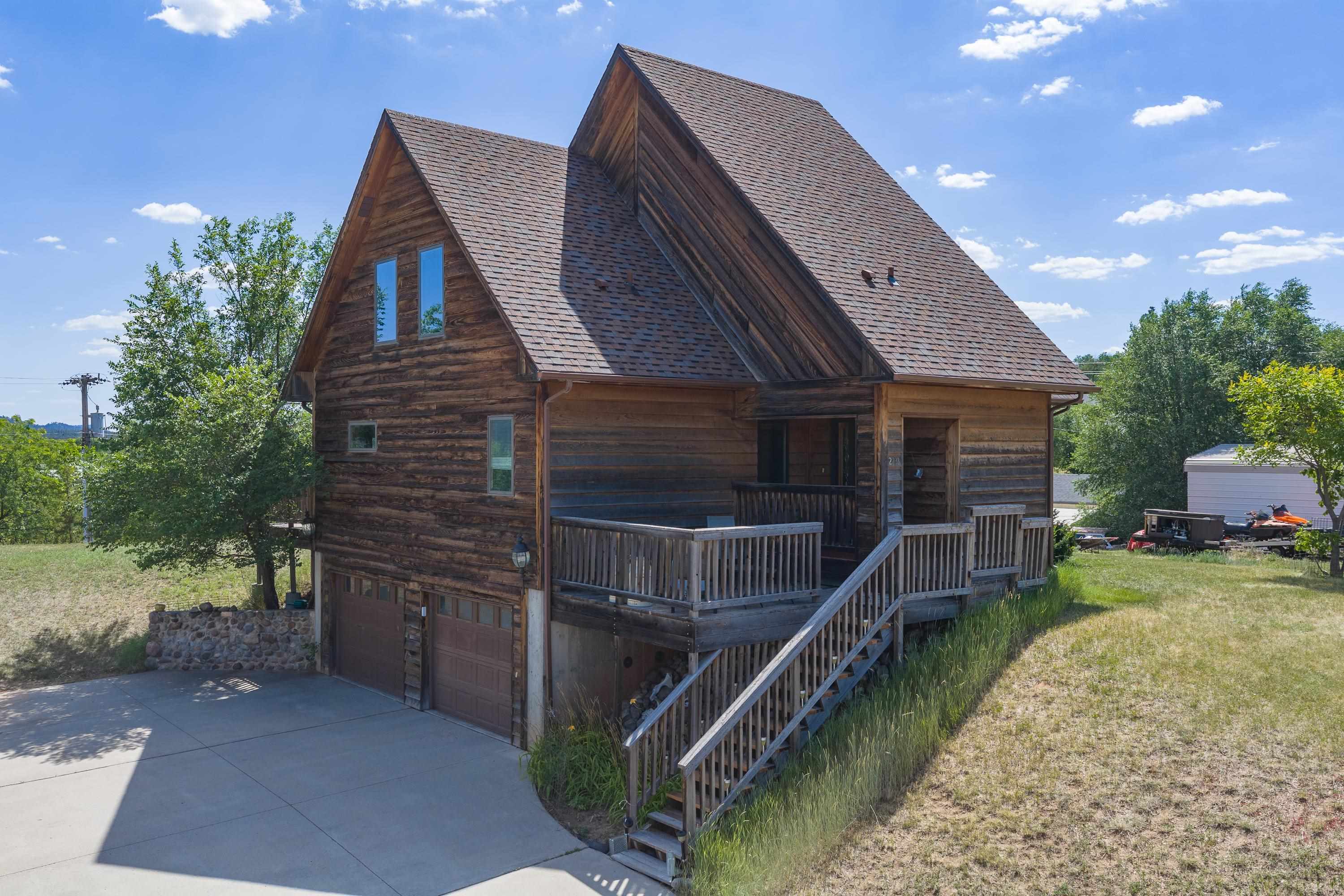 Photo 1 of 35 — 2233 Lincoln Avenue, Hot Springs, SD 57747