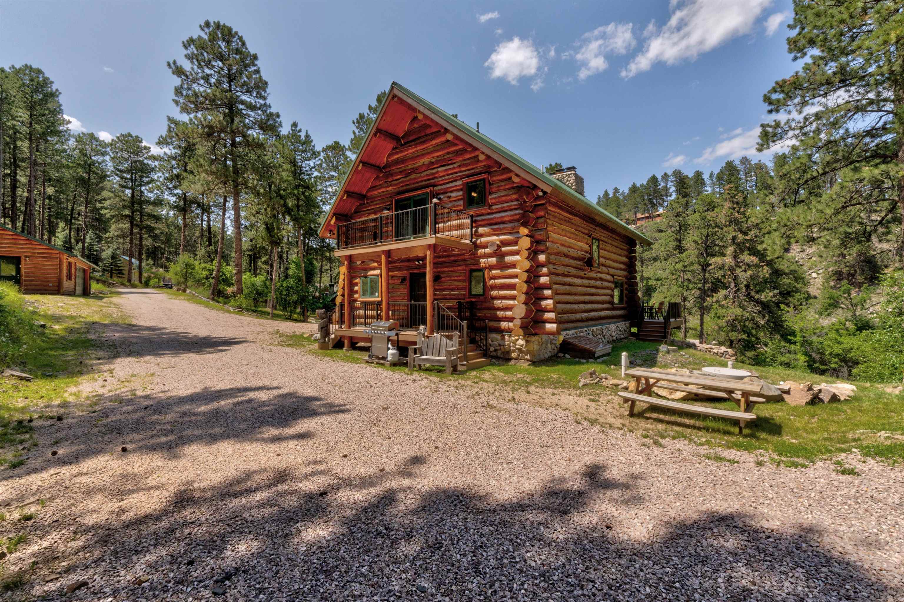 Rapid City, South Dakota 57702, United States, 4 Bedrooms Bedrooms, ,4 BathroomsBathrooms,Residential,Active,85879