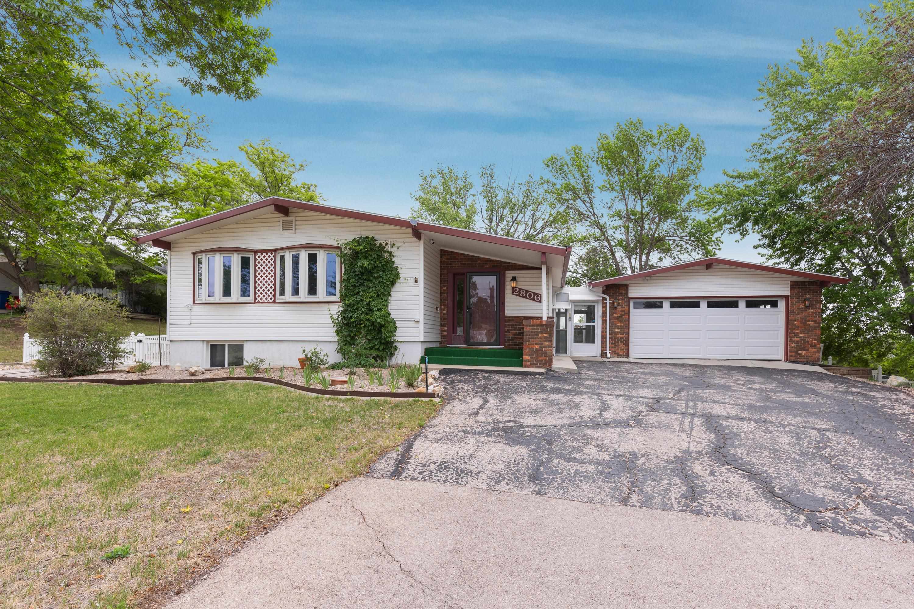 2806 Maple Avenue