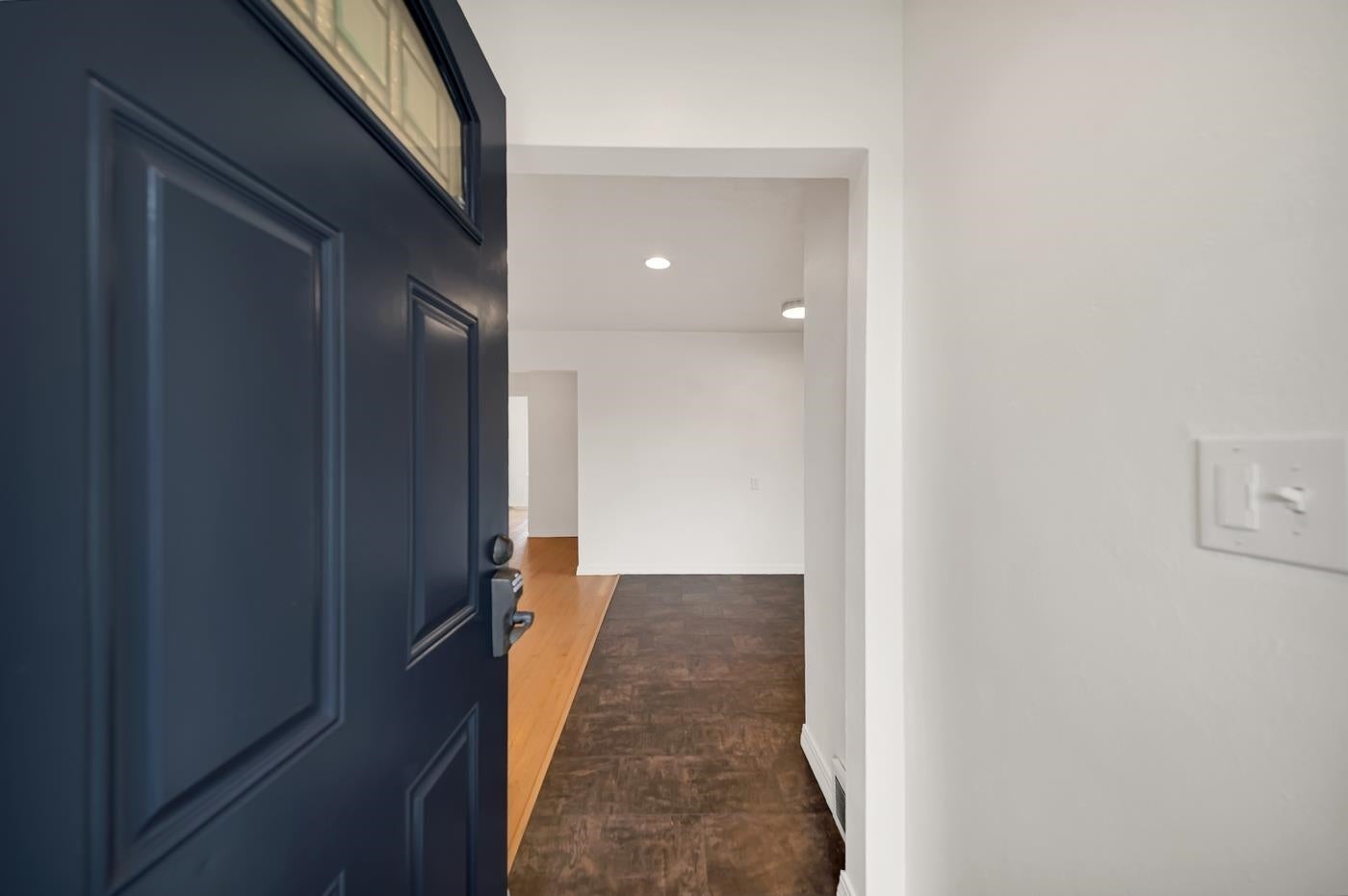 624 St. Andrew Street - Photo 2
