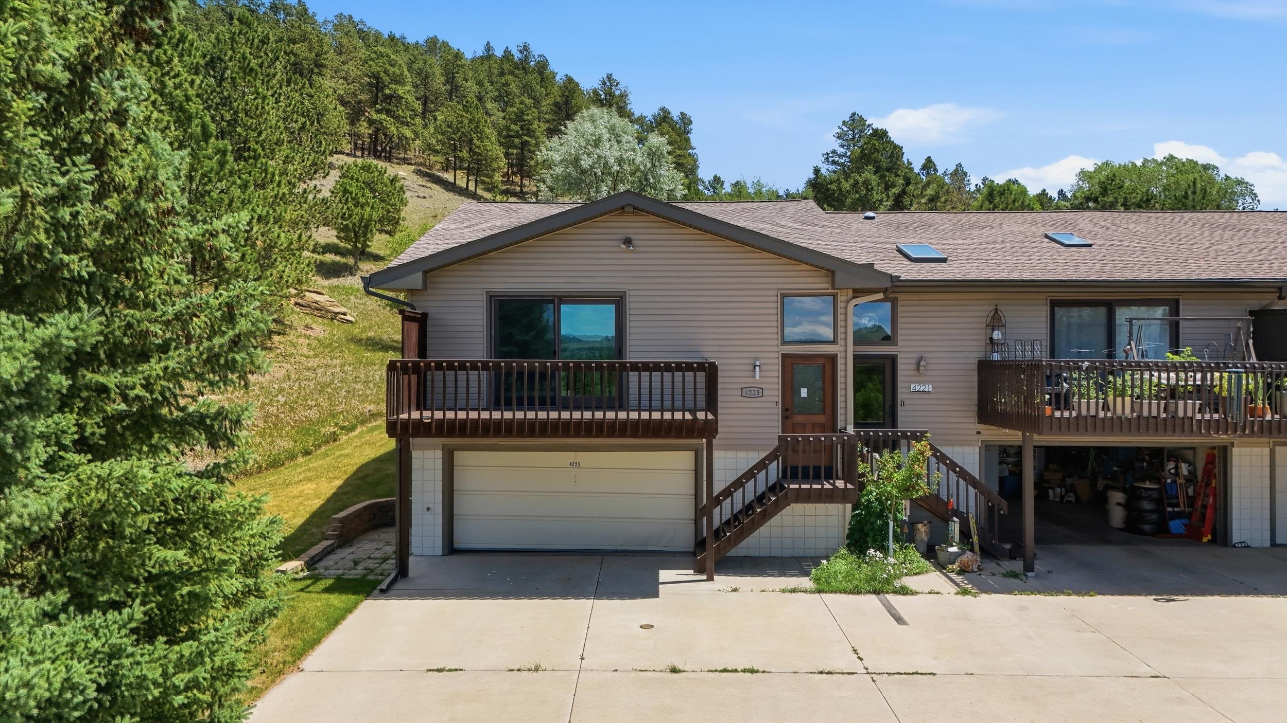 4223 Foothills Drive