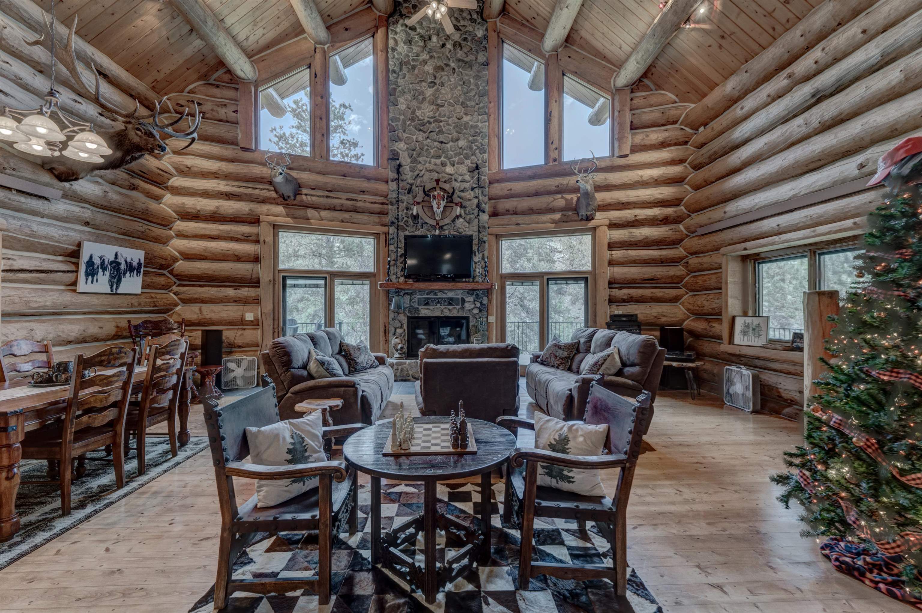 Rapid City, South Dakota 57702, United States, 4 Bedrooms Bedrooms, ,4 BathroomsBathrooms,Residential,Active,223021