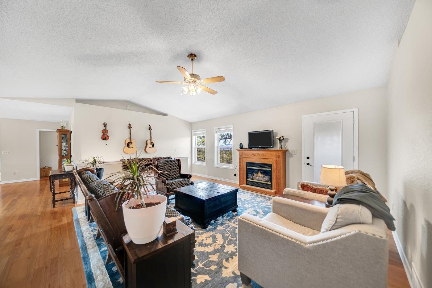 12752 Country View Road - Photo 4
