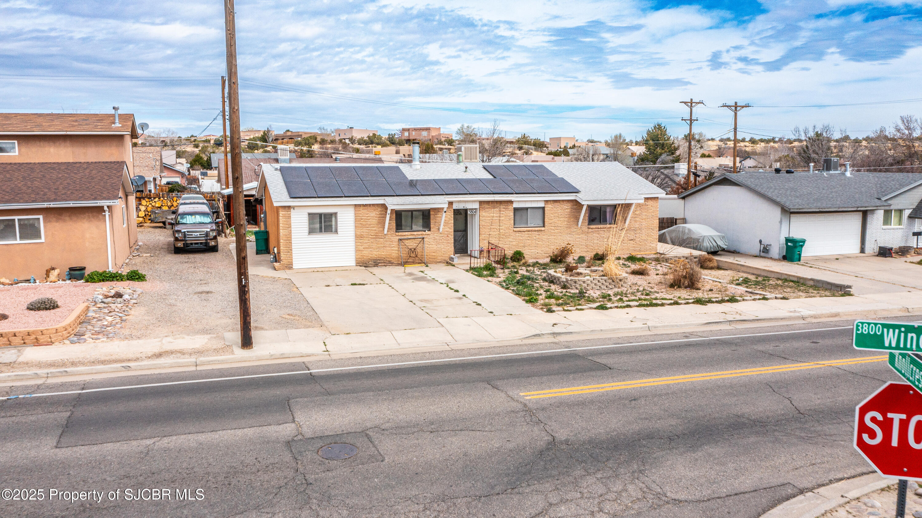 Photo 1 of 25 — 3804 WINDSOR Drive, Farmington, NM 87402
