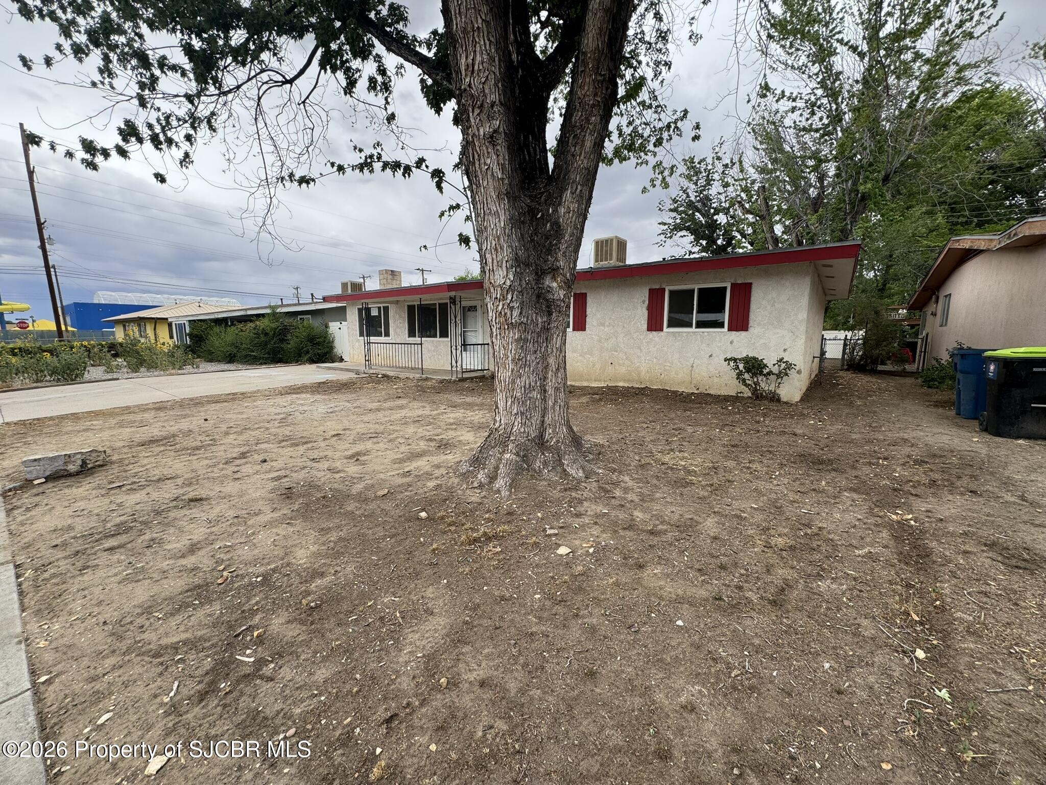 Photo 1 of 32 — 811 N HARE Street, Bloomfield, NM 87413