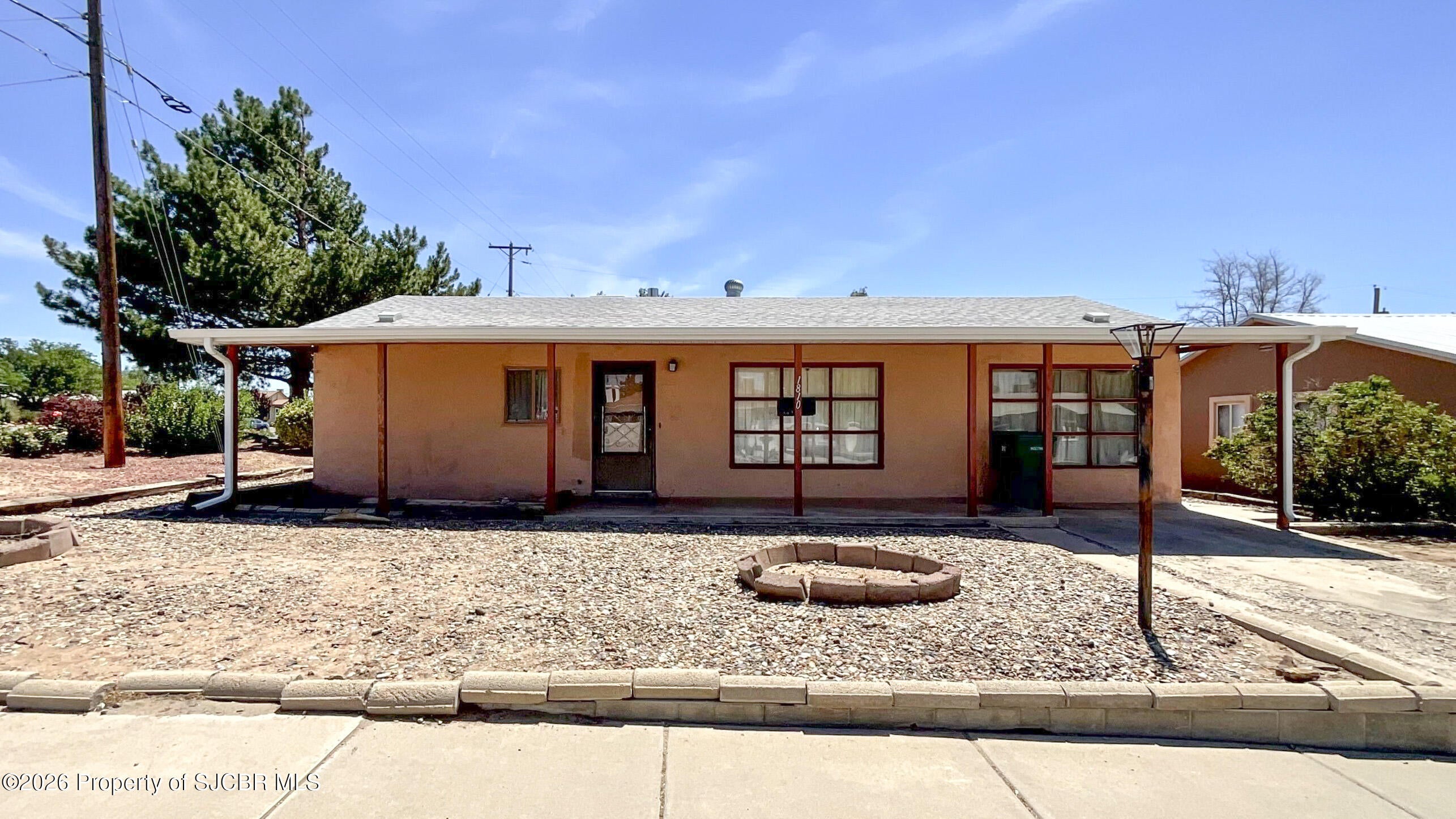 Photo 1 of 24 — 1810 N MESA VERDE Avenue, Farmington, NM 87401